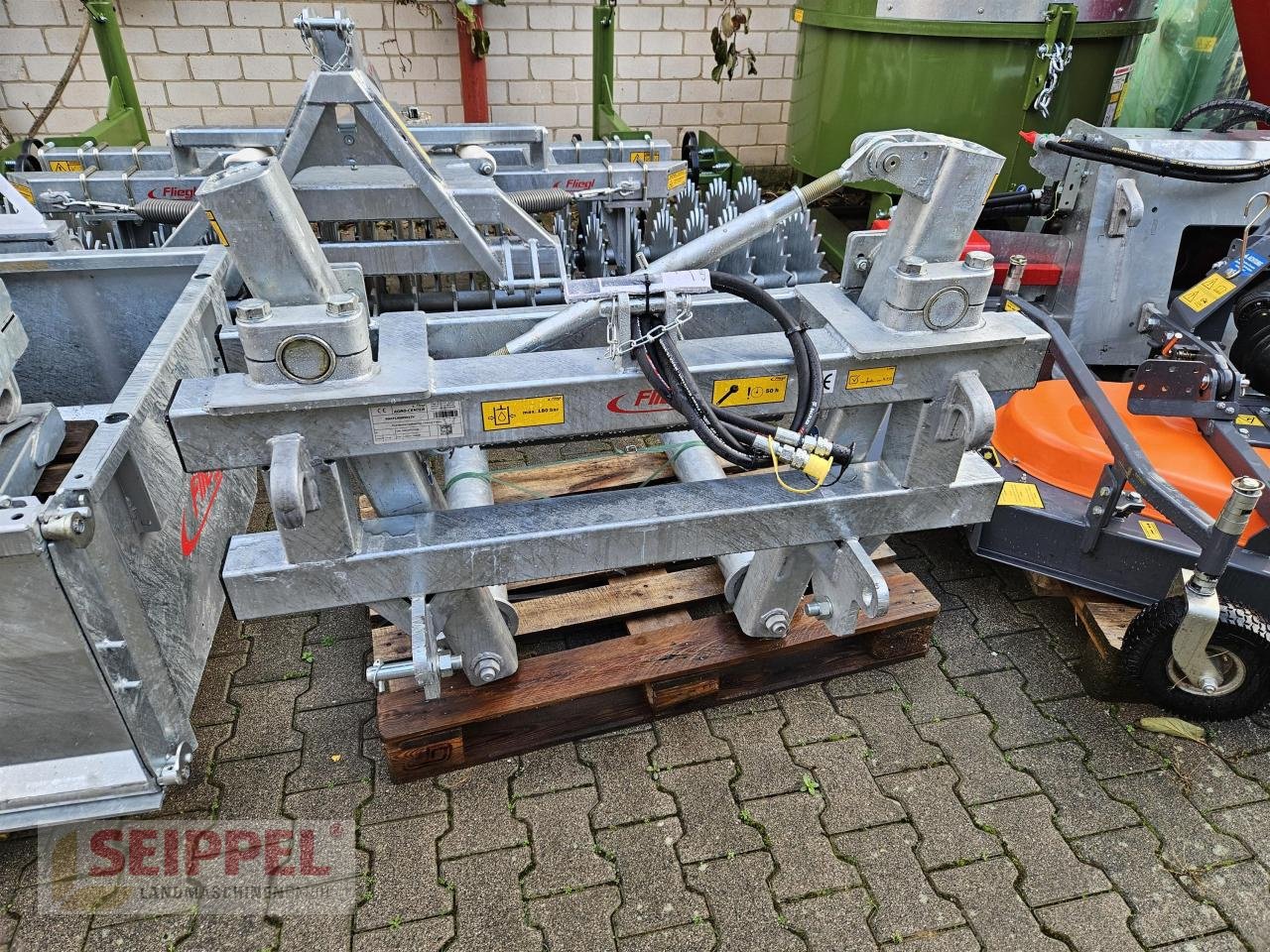 Sonstiges typu Fliegl Rundballenaufnahme »Swing Flexi«, Neumaschine v Groß-Umstadt (Obrázek 2)